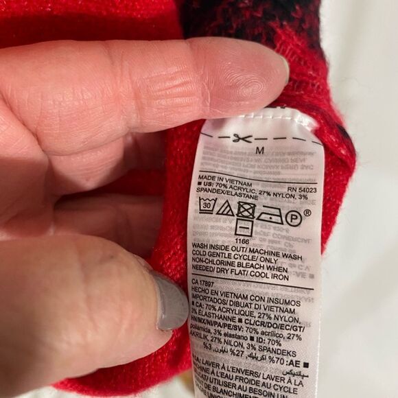 Old Navy Buffalo Plaid Crewneck Sweater - Picture 6 of 6